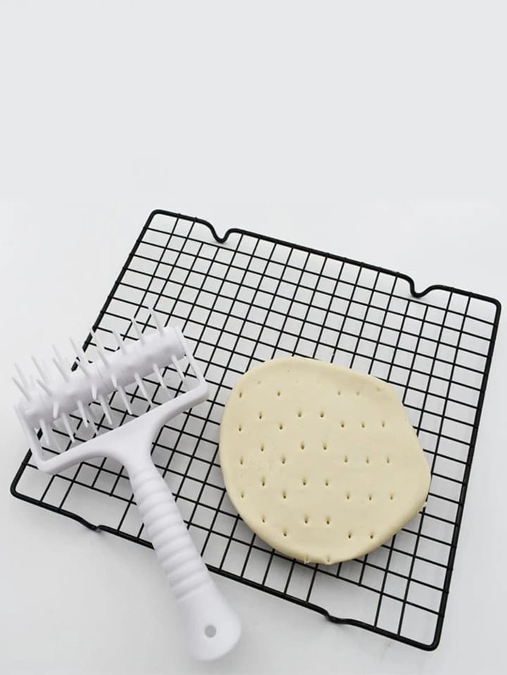 DH2346 PUNCH NEEDLES ROLLING PIN