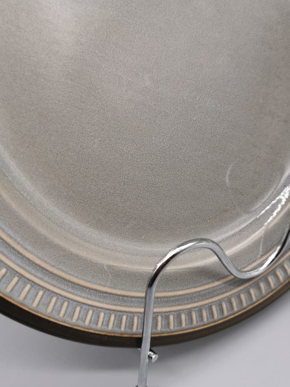 LT186 GREY PLATE 10INCH