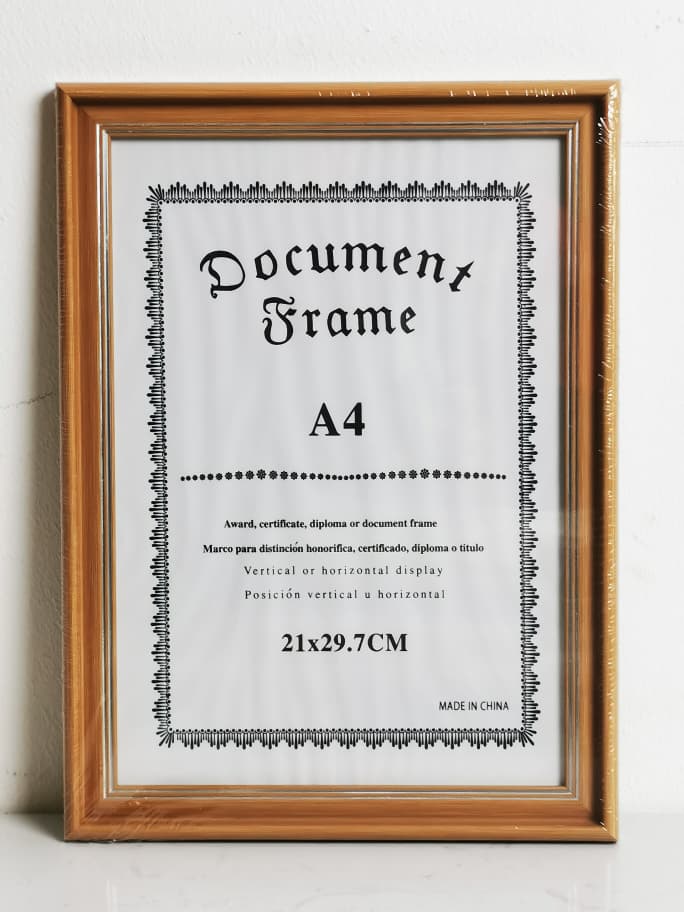YY8957 A4 FRAME
