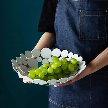 Available in blue and pink QY-001 PLASTIC BASKET