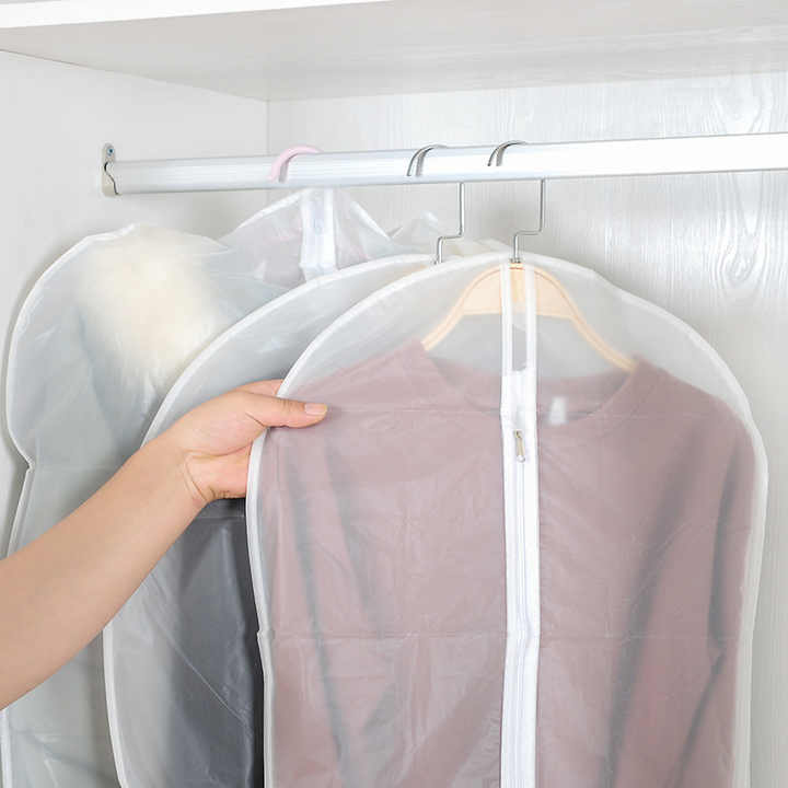 LN2401 Plastic suit 040001