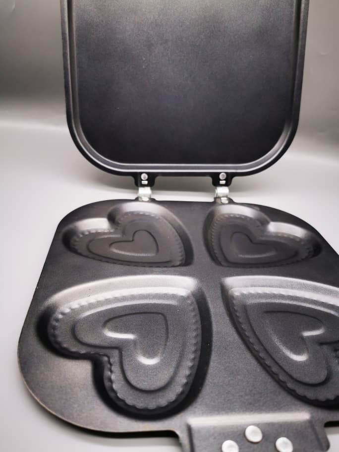 4 heart mould pan