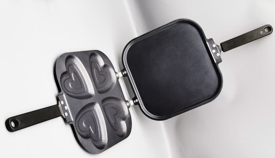 4 heart mould pan